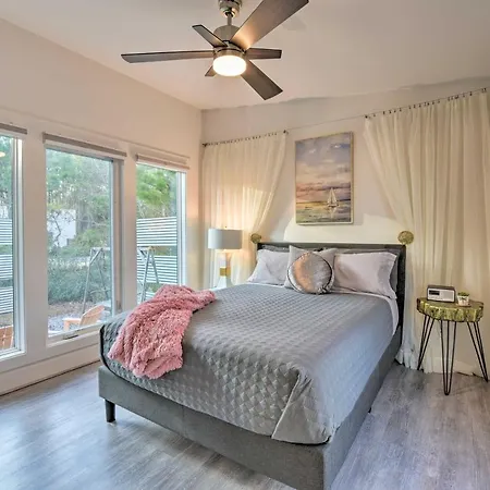 Mid-Century Modern Beach Cottage With Fire Pit!